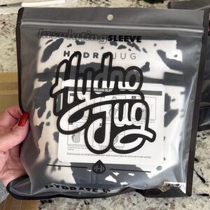 HydroJug Black and White Insulating Sleeve